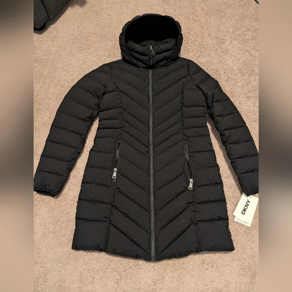 DKNYC Women's Quilted Black Puffer Coat - Picture 4 of 12